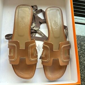 Hermes Oran Sandal in tan in size 37
